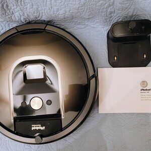 iRobot Roomba 980 Wi-Fi-enabled robot vacuum cleaner with advanced navigation